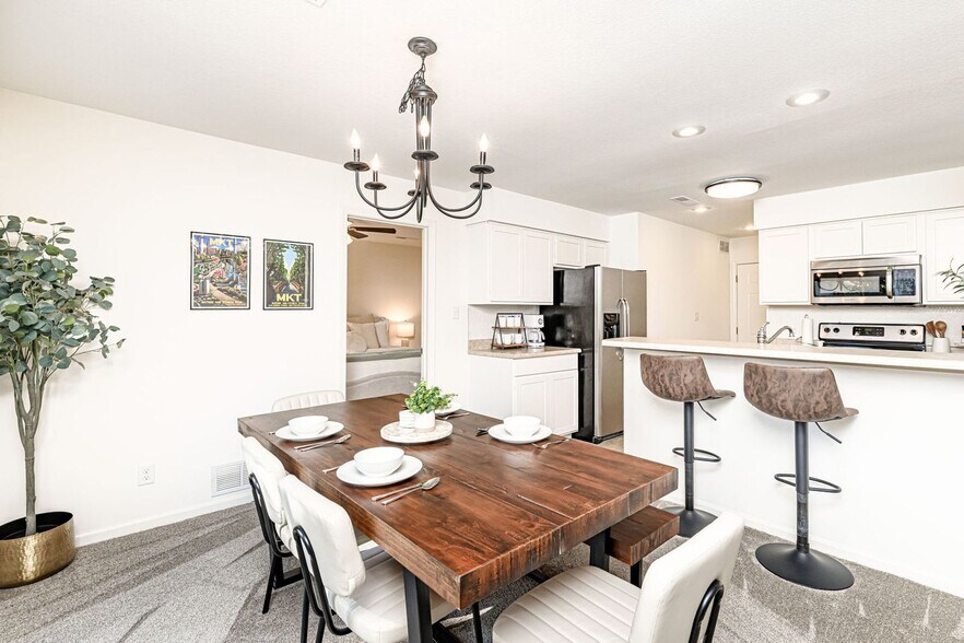 Building Photo - 3628 Lupine Dr