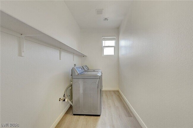 Building Photo - 7931 Campers Village Ave