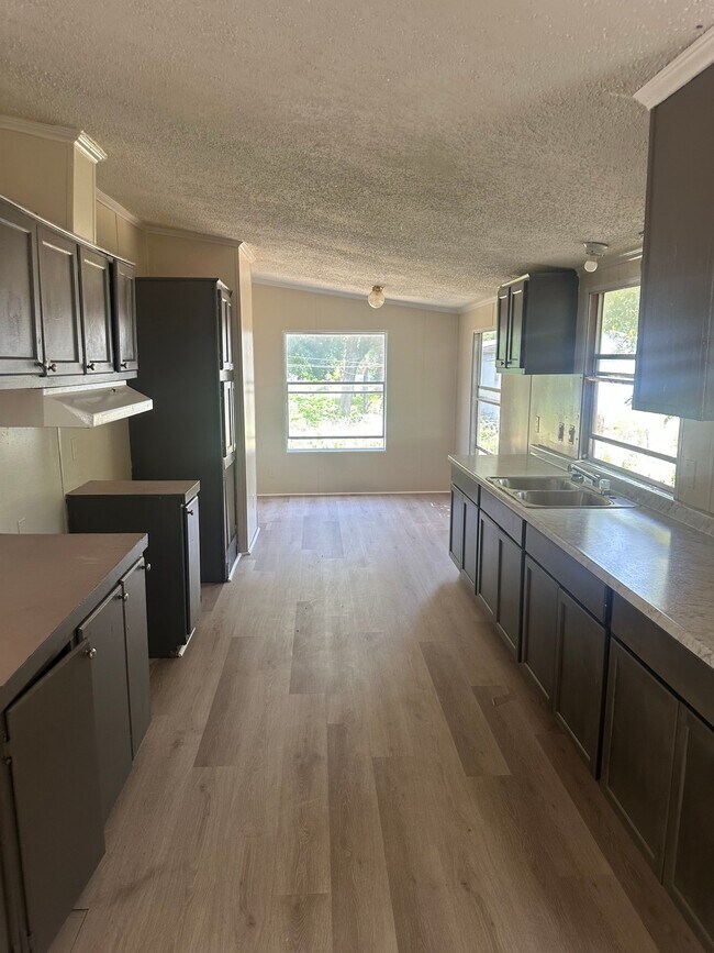 Building Photo - 3361 Lauren Dr