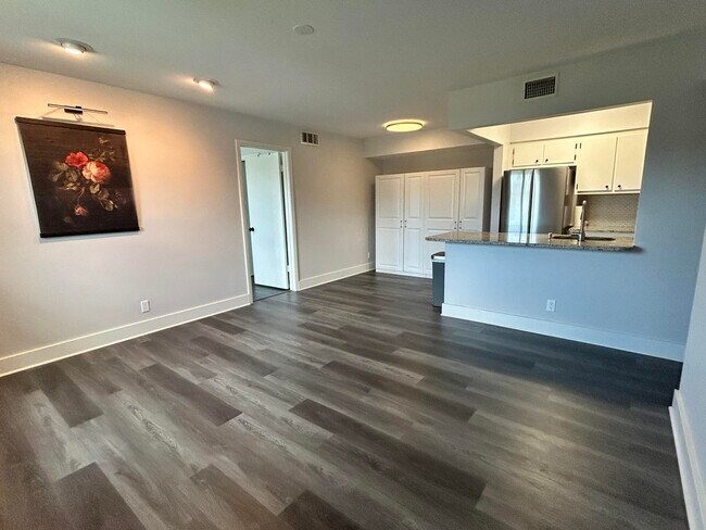 Building Photo - 7154 Golf Colony Ct