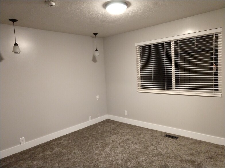 Building Photo - 14659 S 1690 W