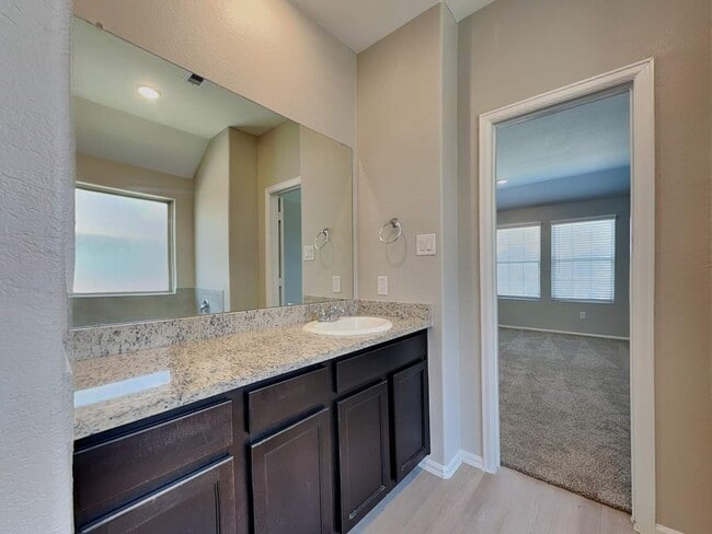 Building Photo - 18718 Charter Elm Dr