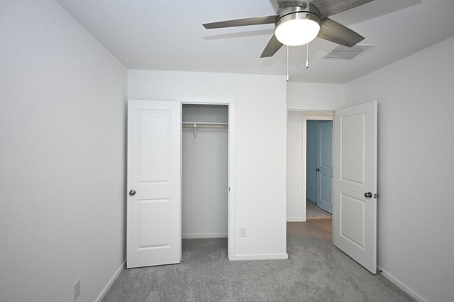 Building Photo - 15023 Azzurro Stone