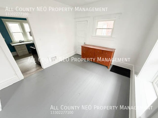 Building Photo - 518 Rentschler St