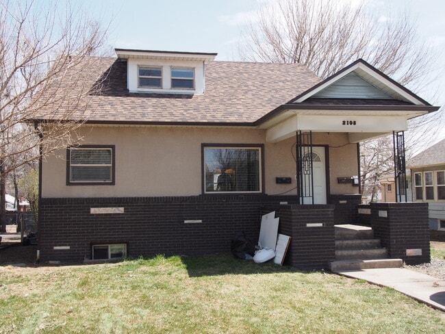 Building Photo - 2108 8th Ave