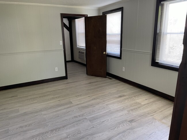 Building Photo - 29 Freeman St