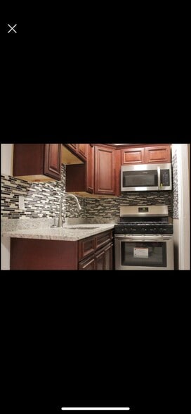 Building Photo - 240 Centre St