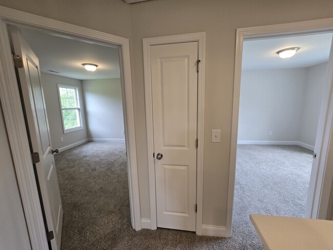 Building Photo - 463 Jackson Pond Dr