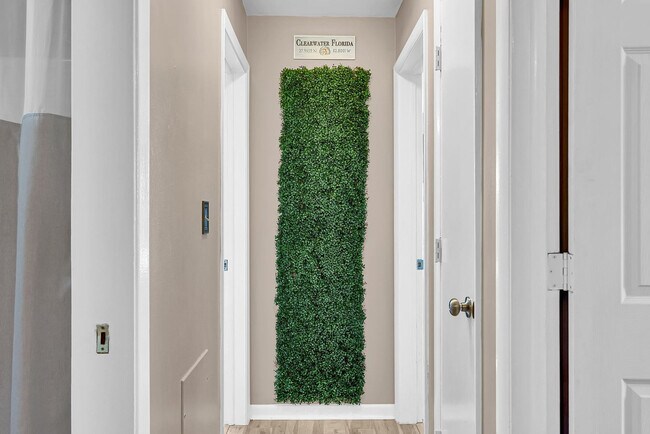 Building Photo - 897 Imperial Dr