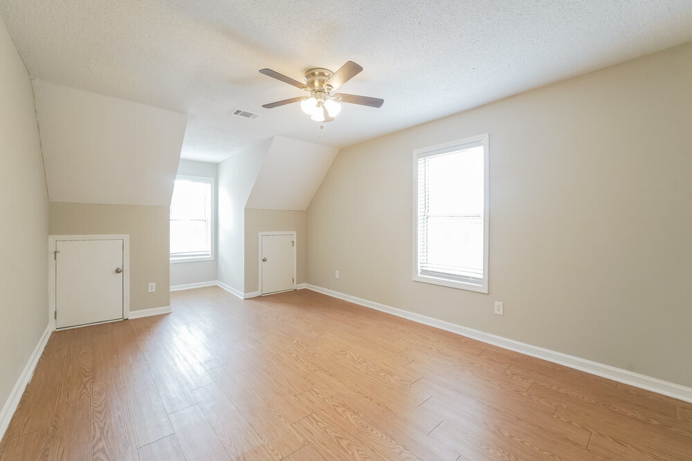 Building Photo - 11081 Knotty Pine Pl