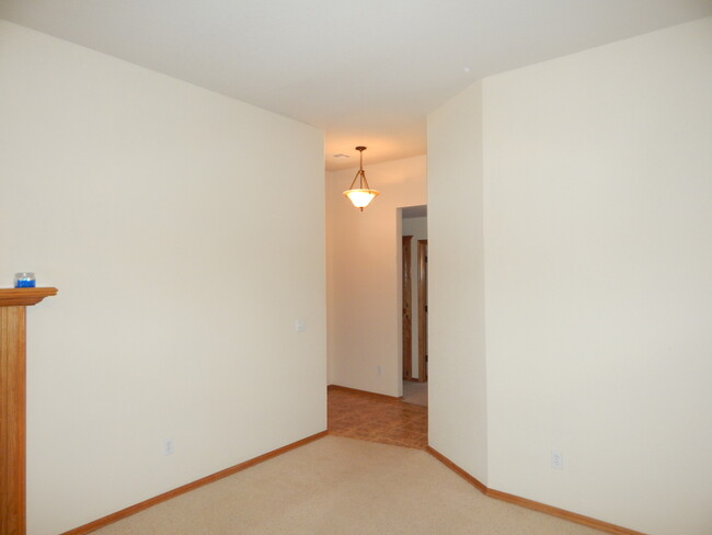 Building Photo - Great Home in Edmond School District + Ref...