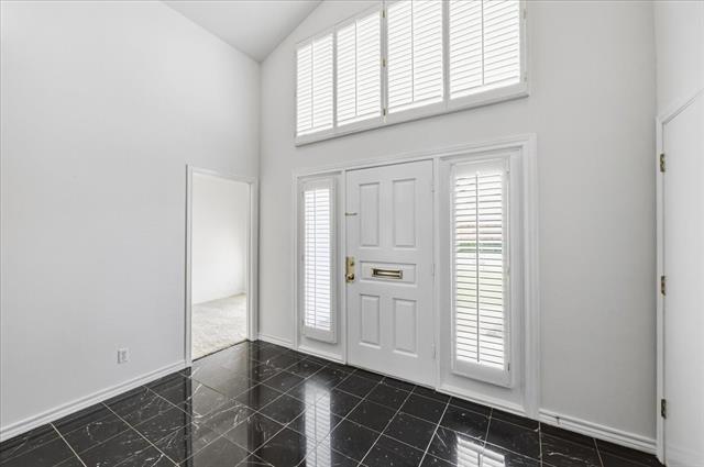 Building Photo - 22 1 Main Pl