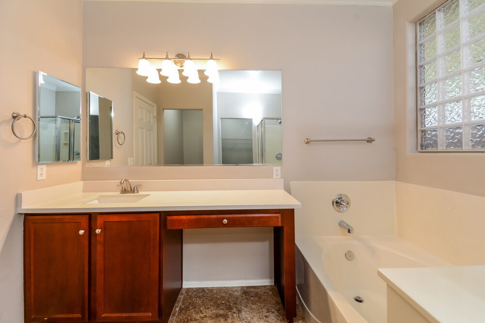 Building Photo - 11838 W Foothill Dr