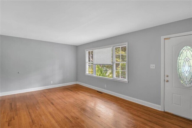 Building Photo - 1857 Fern Creek Ln NE