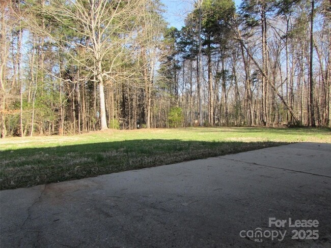 Building Photo - 137 Pine Meadow Ln