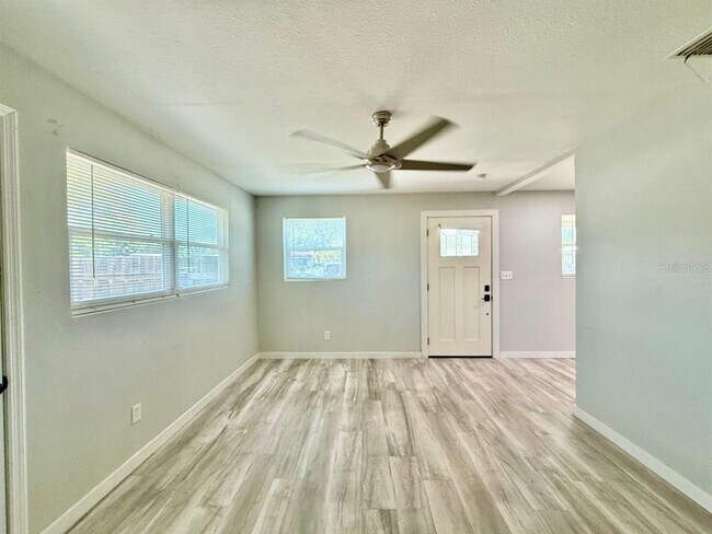 Building Photo - 4406 W Trilby Ave