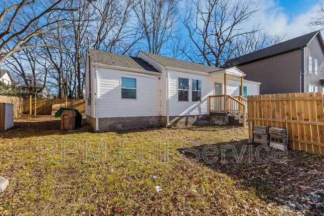 Building Photo - 2138 25th Ave N