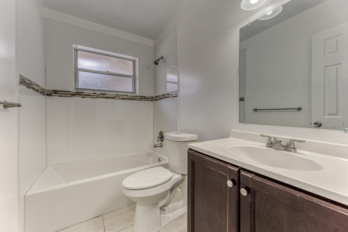 Building Photo - 7971 NW 35th Ct