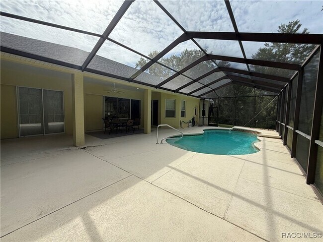 Building Photo - 12 Sweet Peas Ct