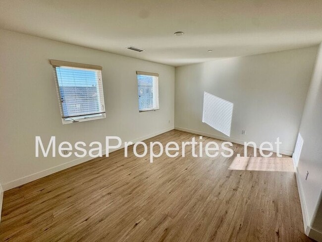 Building Photo - 340 N Fenimore Ave