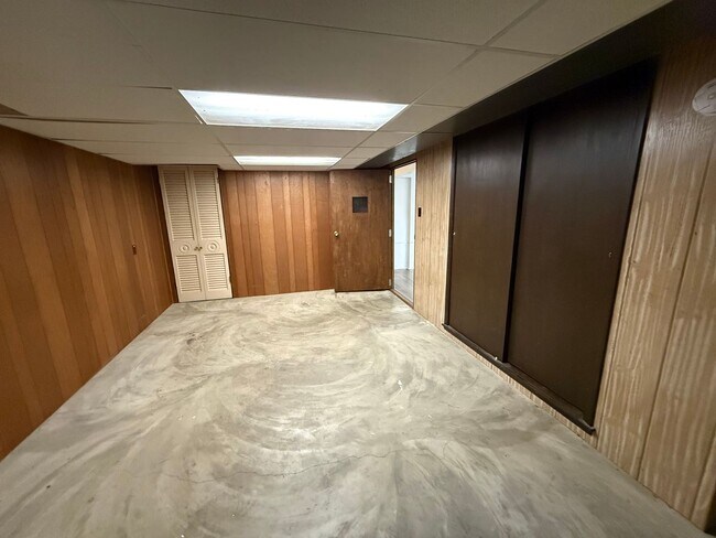 Building Photo - 5360 Glencullen Way