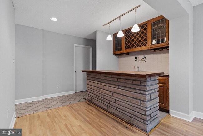 Building Photo - 5601 Dawes Ave