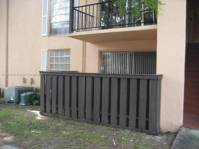 Primary Photo - 10810 N Kendall Dr