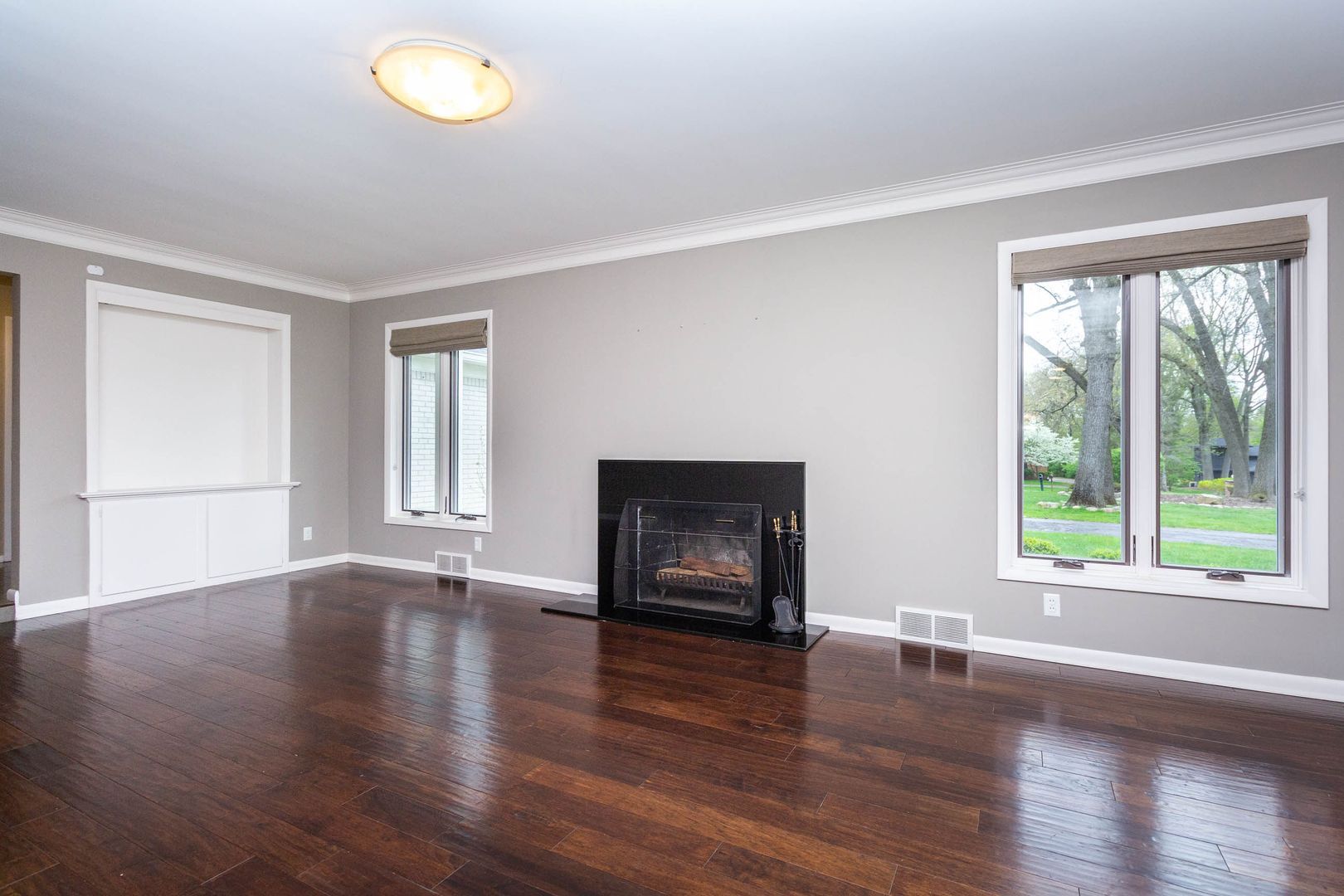 Building Photo - 30705 Woodside Dr