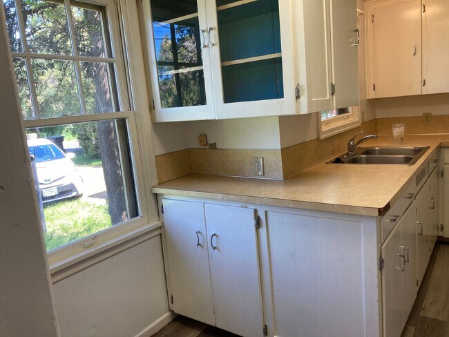 Building Photo - 3 Bedroom 2 bath home in SW area of Corvallis