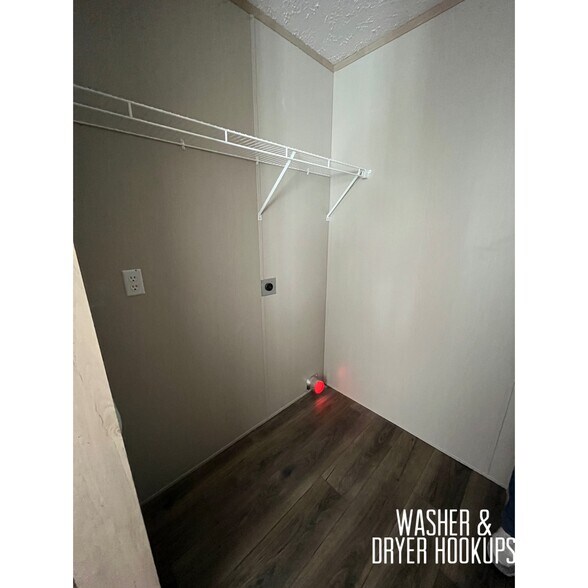 Building Photo - 169 Oral Dr