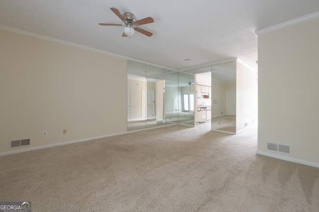 Building Photo - 4028 Elm St