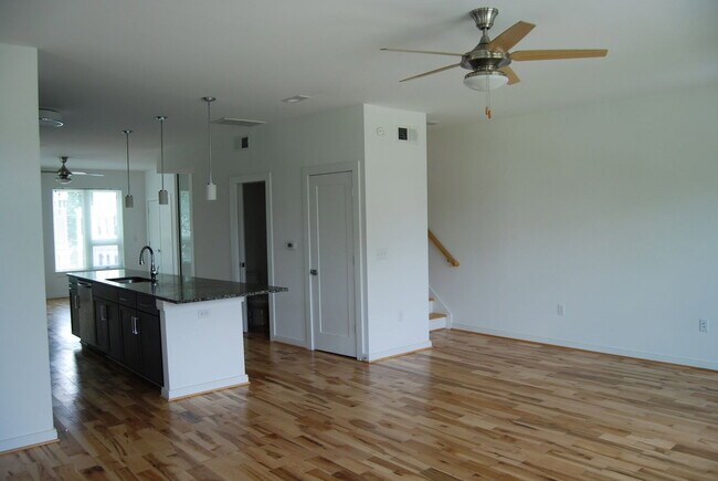 Building Photo - 1109 Porter St