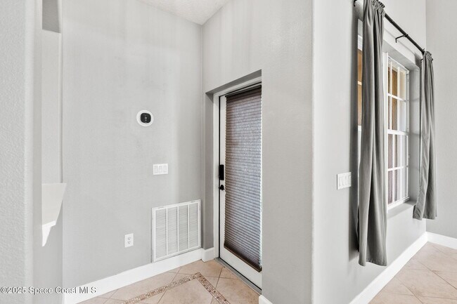 Building Photo - 3126 Arden Cir