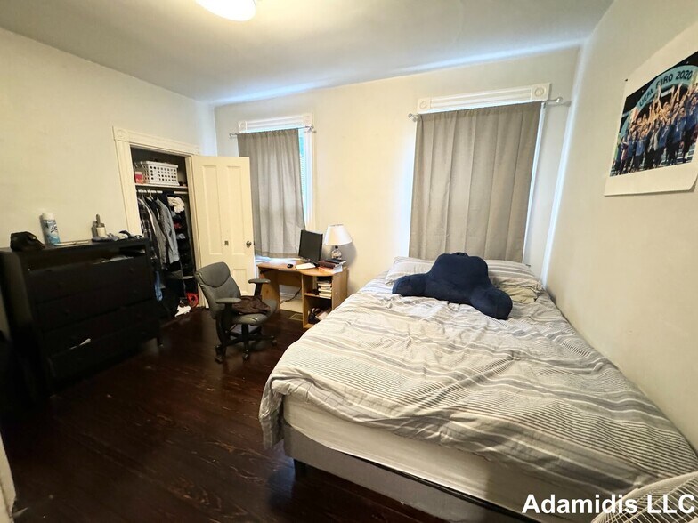 Building Photo - 32 Rawson St