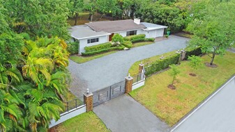 Building Photo - 8750 SW 96th St