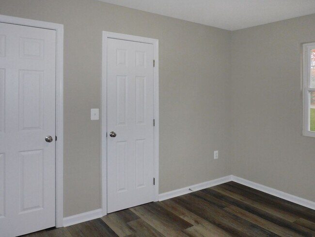 Building Photo - 11415 H G Trueman Rd