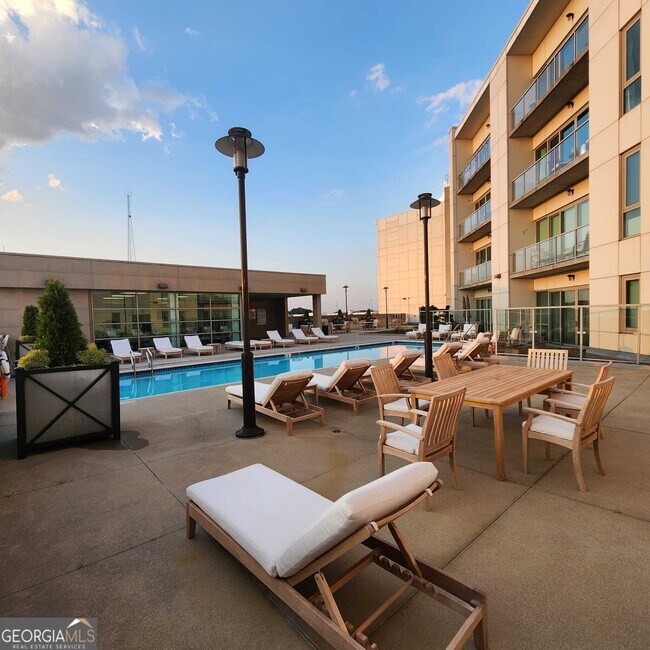 Building Photo - 1100 Howell Mill Rd NW