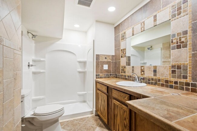 Building Photo - 1556 Faraday Cir