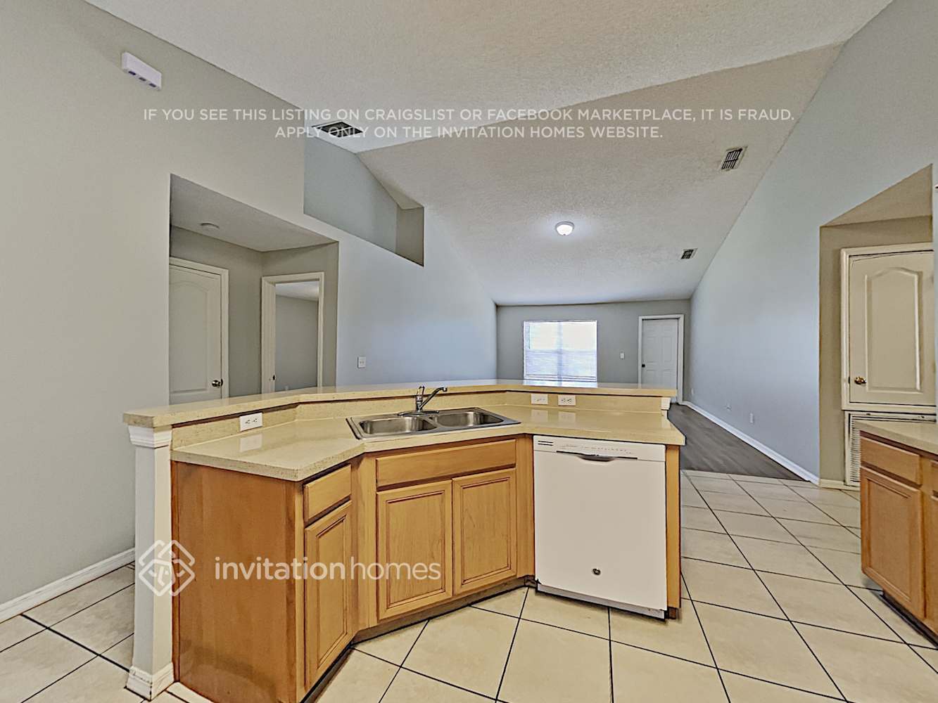 Building Photo - 713 Pasteur Ln