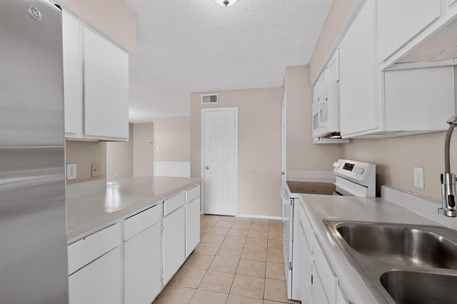 Building Photo - 913 W Rochelle Rd