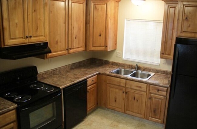 Building Photo - Ada-315 E 600 S Springville, UT 84663