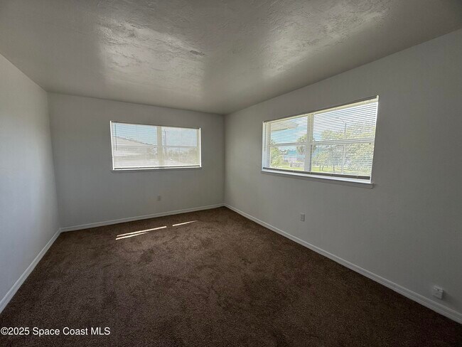 Building Photo - 1440 Parkway Dr