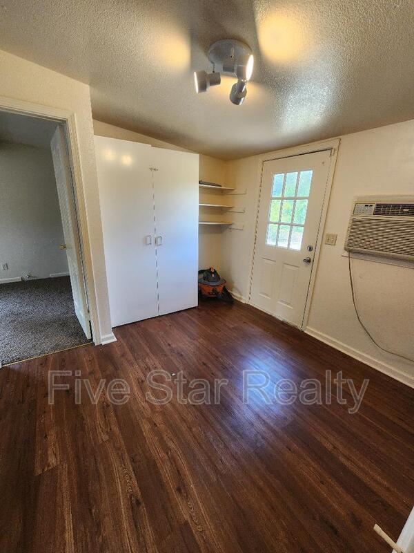 Building Photo - 10315 Peoria Rd