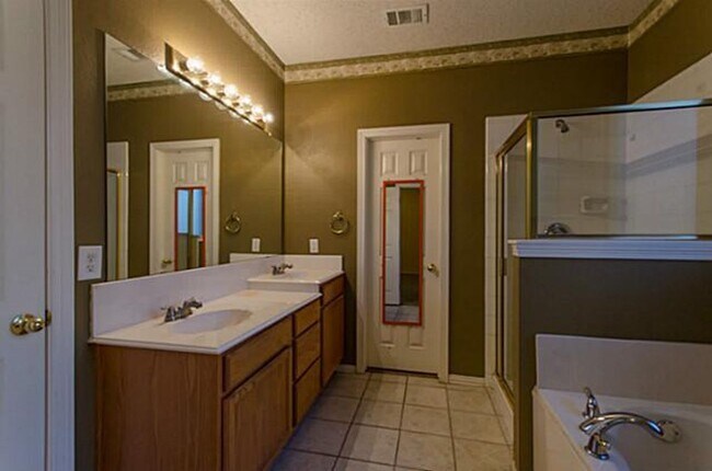 Building Photo - 12475 Cajun Dr