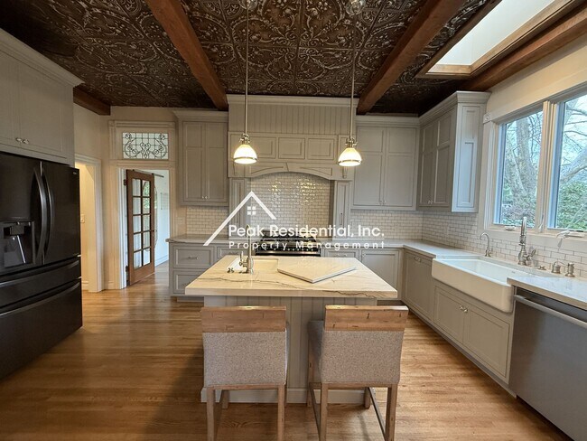 Building Photo - Beautiful Penryn 3bd/2ba House With Detach...