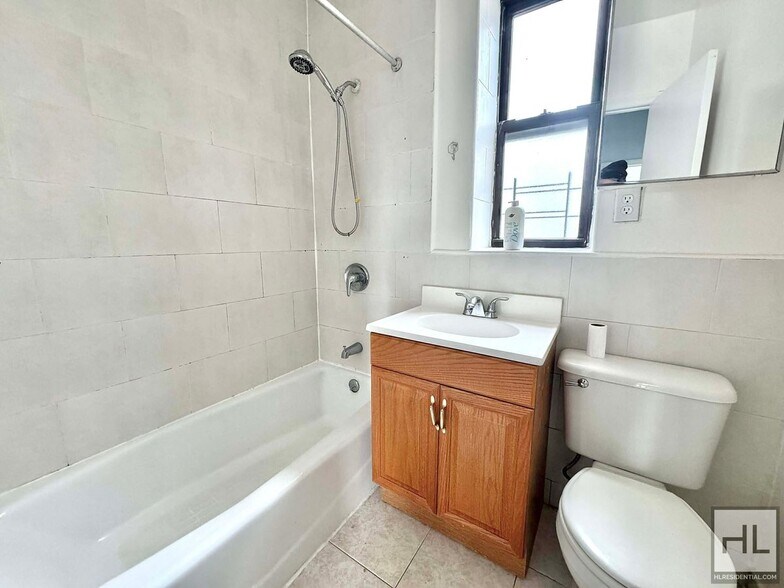 Building Photo - BAY 22 STREET