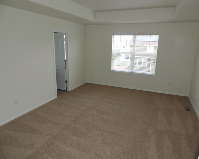 Building Photo - Sierra Ridge 4 Bedroom Home (Available Imm...