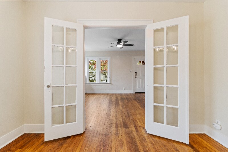 Building Photo - 315 E 1st St