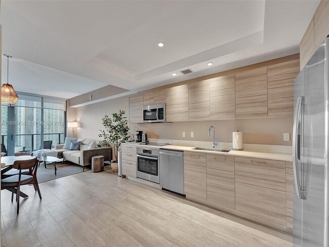 Building Photo - 121 NE 34th St