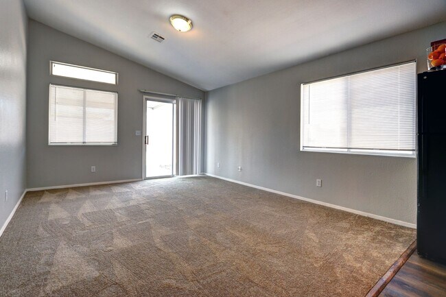Building Photo - 3829 White Quail Ct